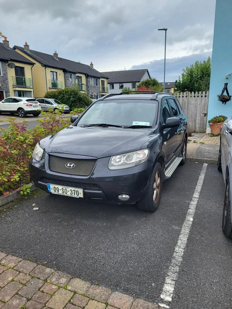 Hyundai Santa Fe 2009 - Image 1