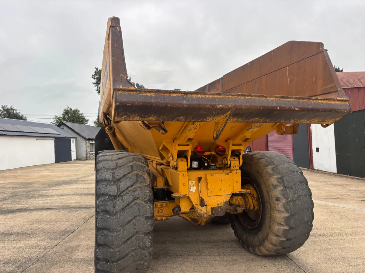 Volvo a25c for self drive hire - Image 3