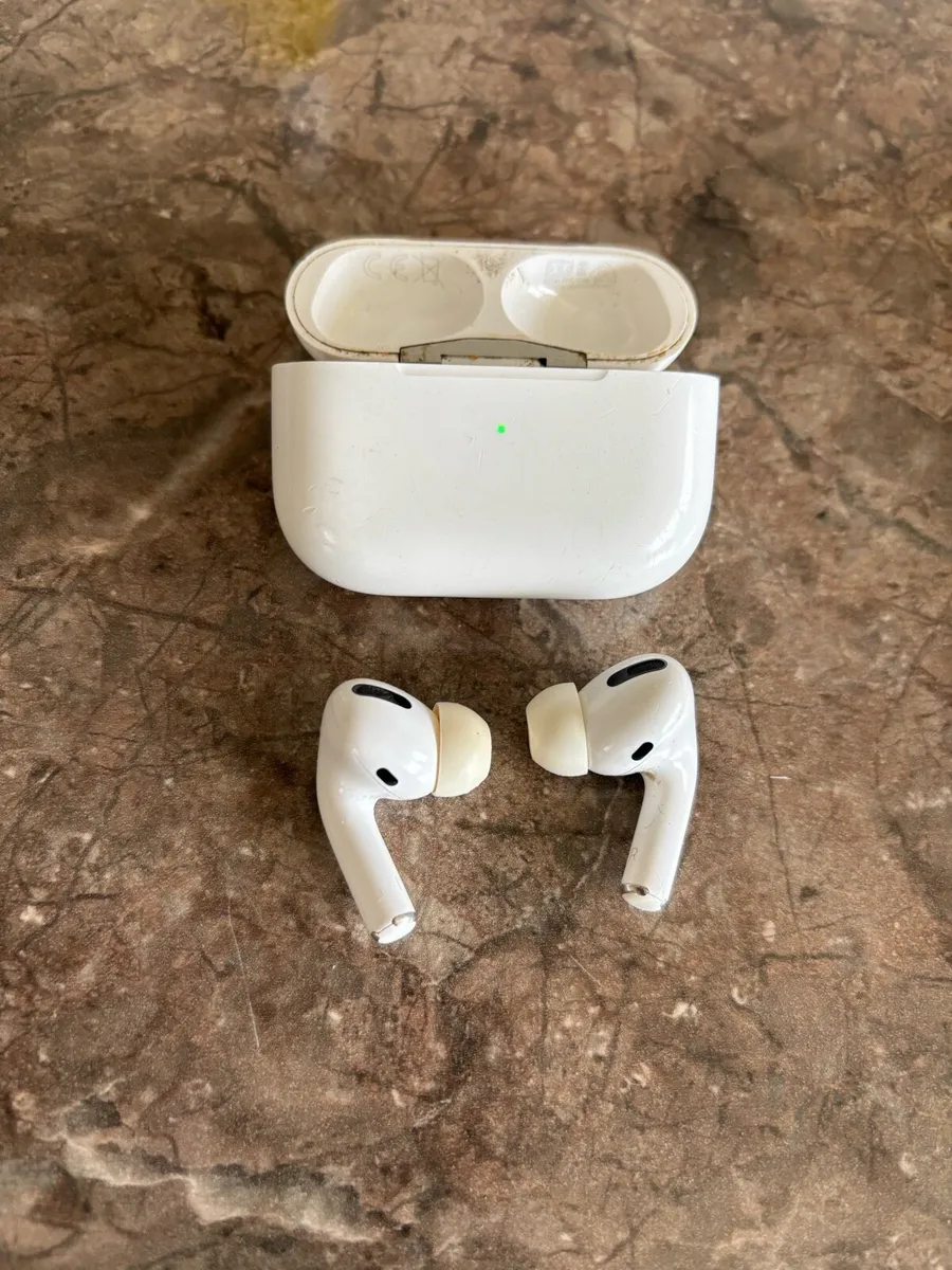Apple AirPods Pro Gen 1 - Image 2
