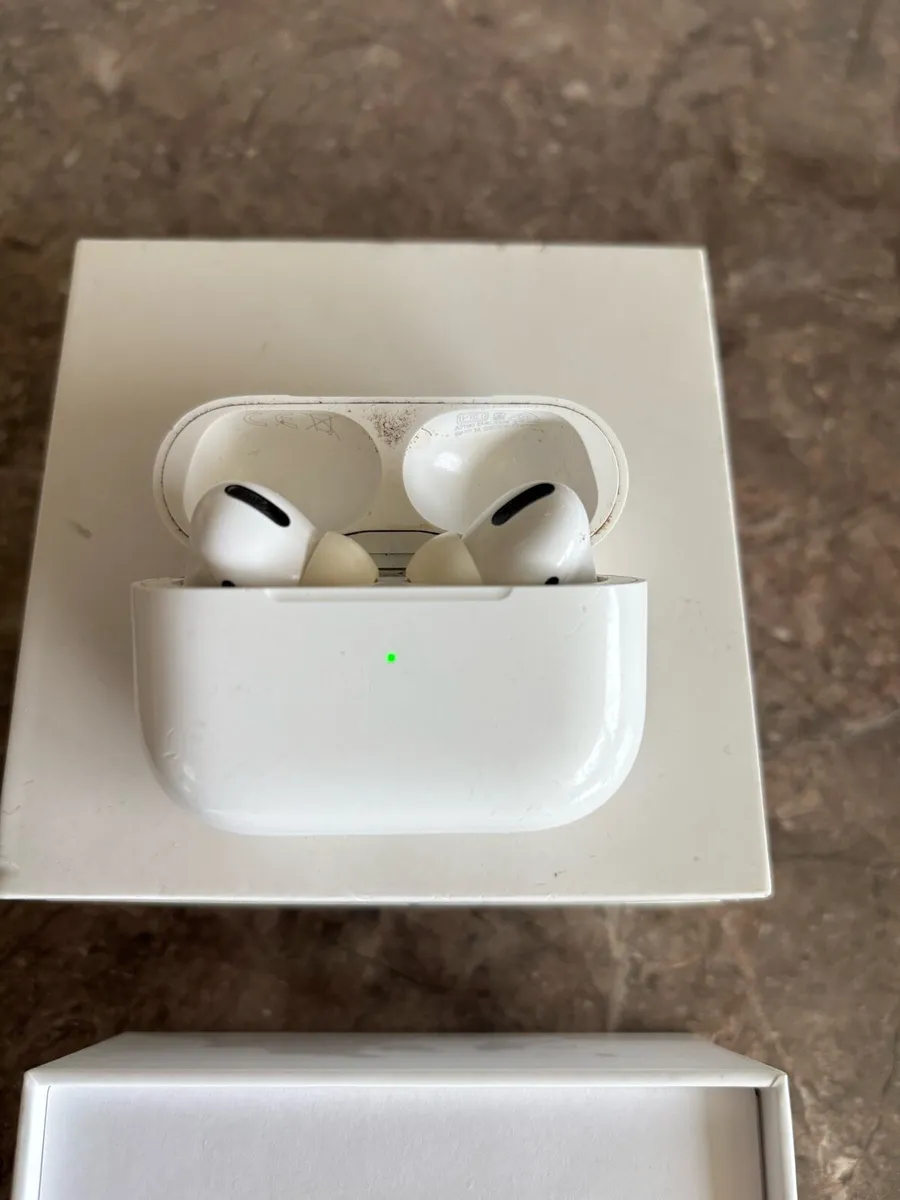 Apple AirPods Pro Gen 1 - Image 4