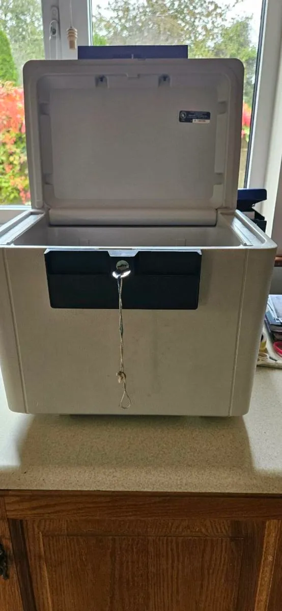 Fireproof safe box for home - Image 2