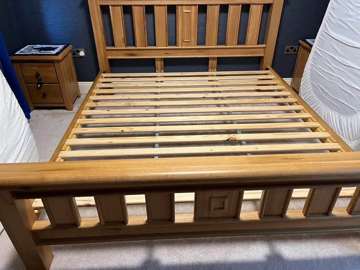 Beautiful Oak Super King Bed frame - Image 3