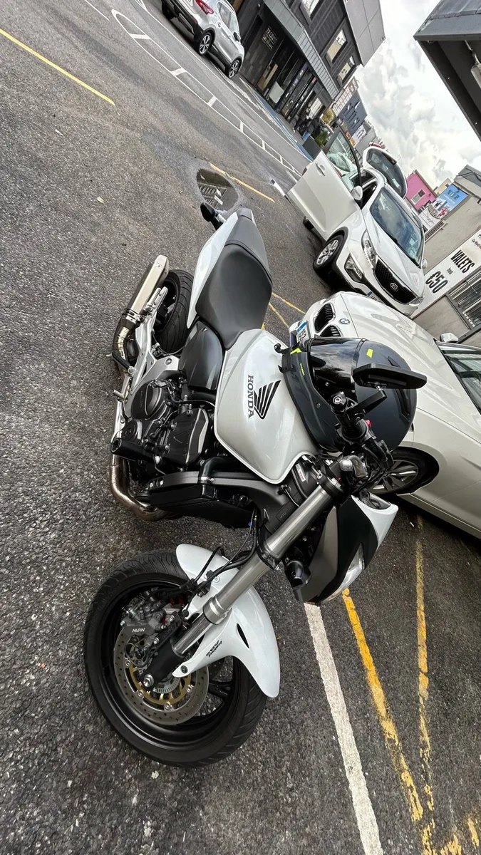 Cb600f - Image 1