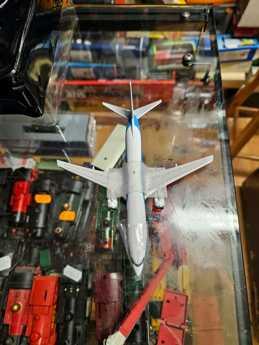 Corgi Ryanair Boeing 737-800 1/250 scale - Image 4