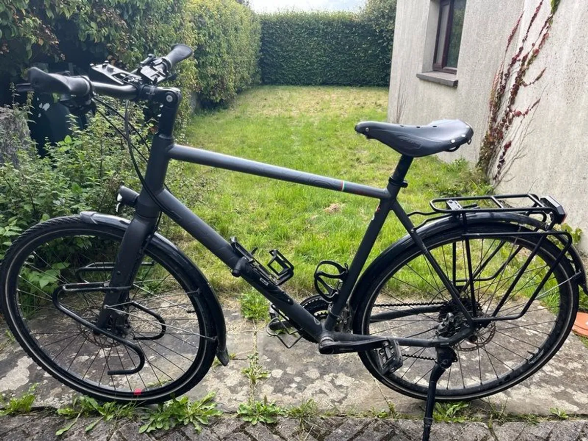Touring bike - Image 1