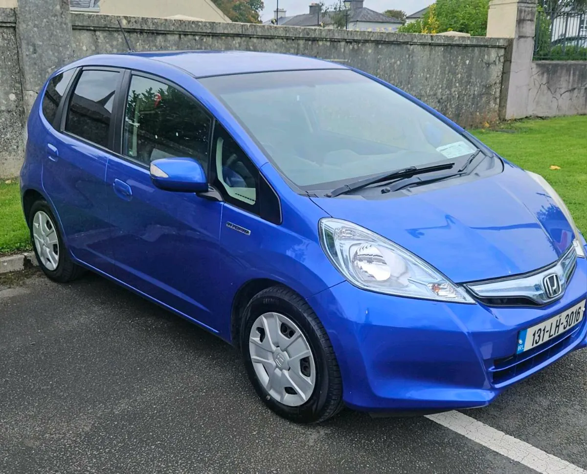 2013 HONDA FIT AUTOMATIC - Image 1