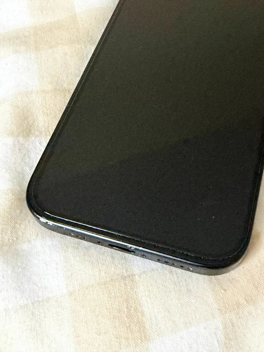 iPhone 15 - 128gb - Black - B+ Condition - Image 4