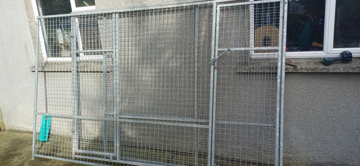 Dog run panels - Image 1