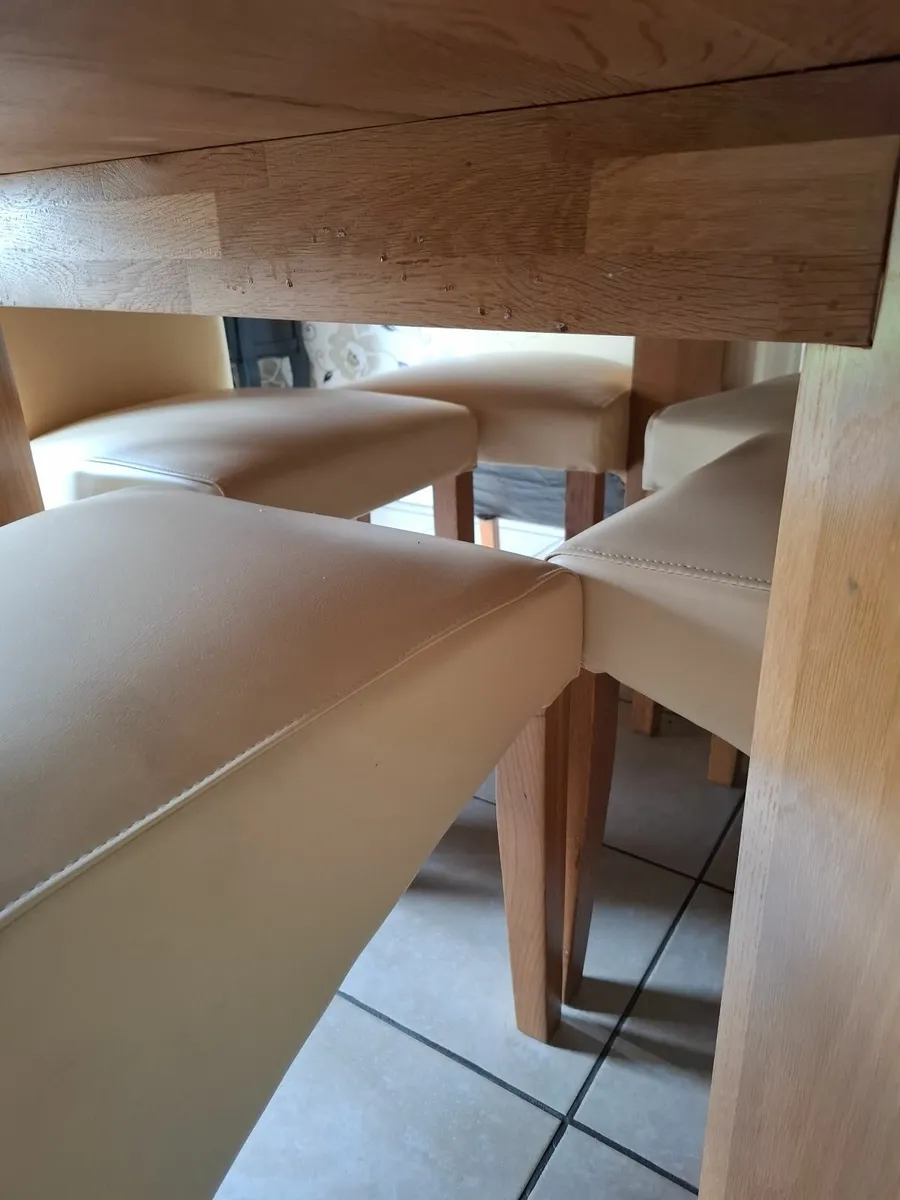 Solid Oak Table & 6 Chairs - Image 3