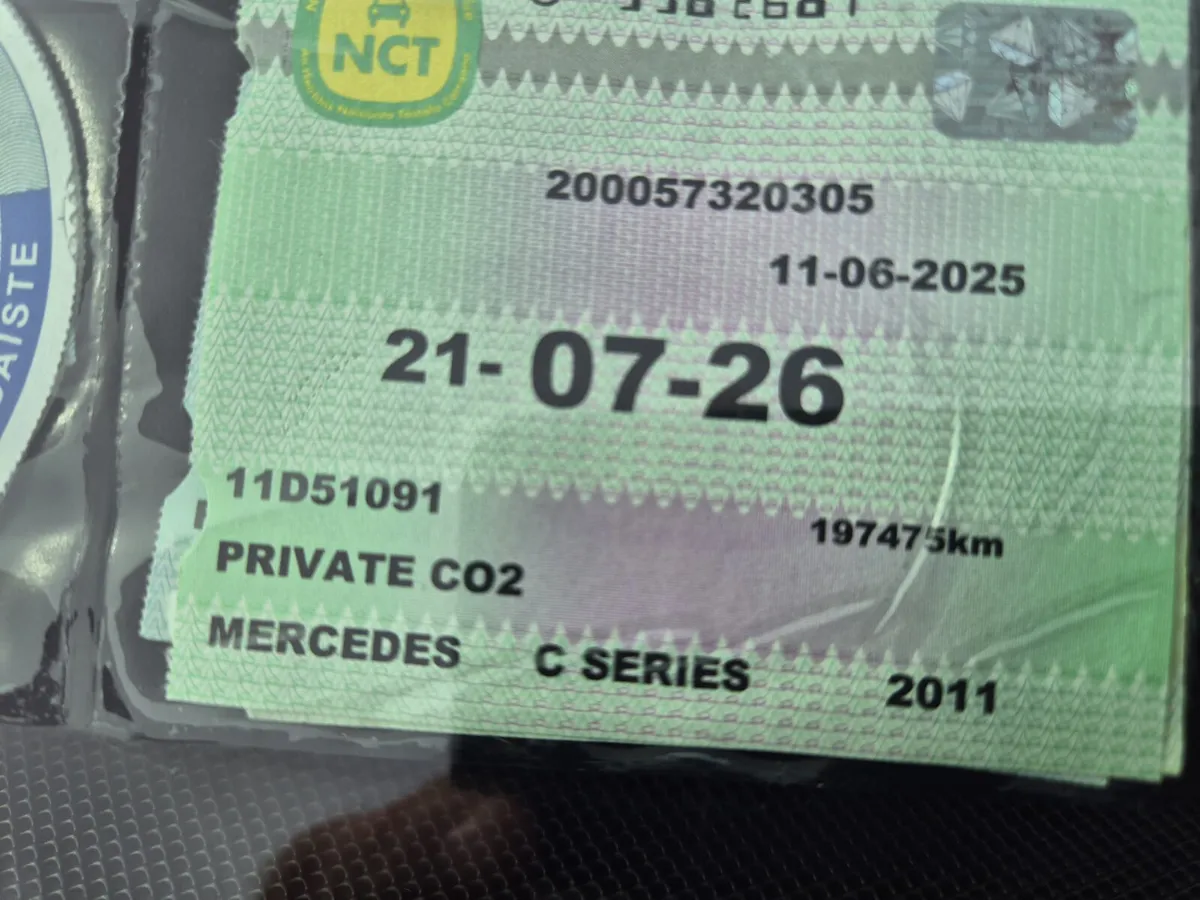 MINT Mercedes-Benz C-Class 2011 AUTOMATIC - Image 3