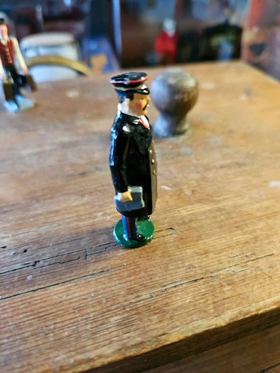 Corgi Hornby O Gauge Platform Inspector or Ships C - Image 2