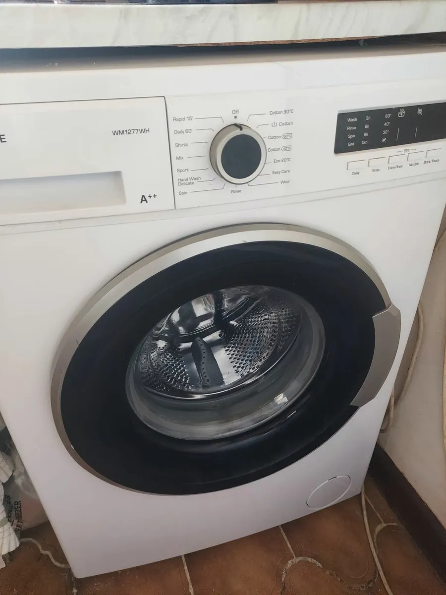 Washing machine - Image 1