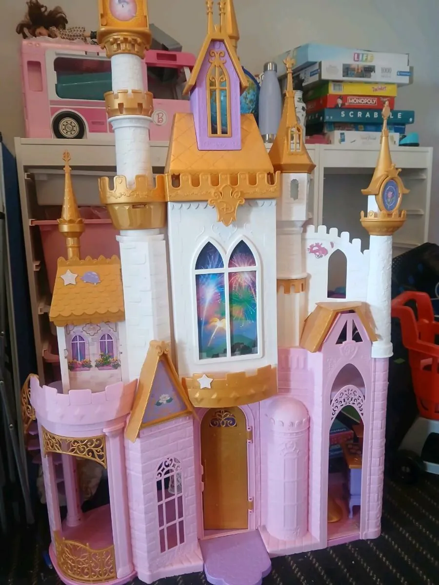 Toy castle - Image 2