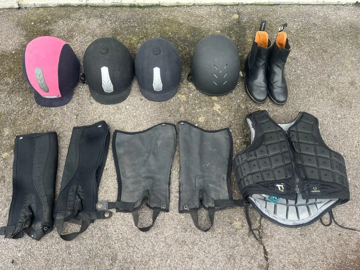 Horse riding helmets/boots/body protector