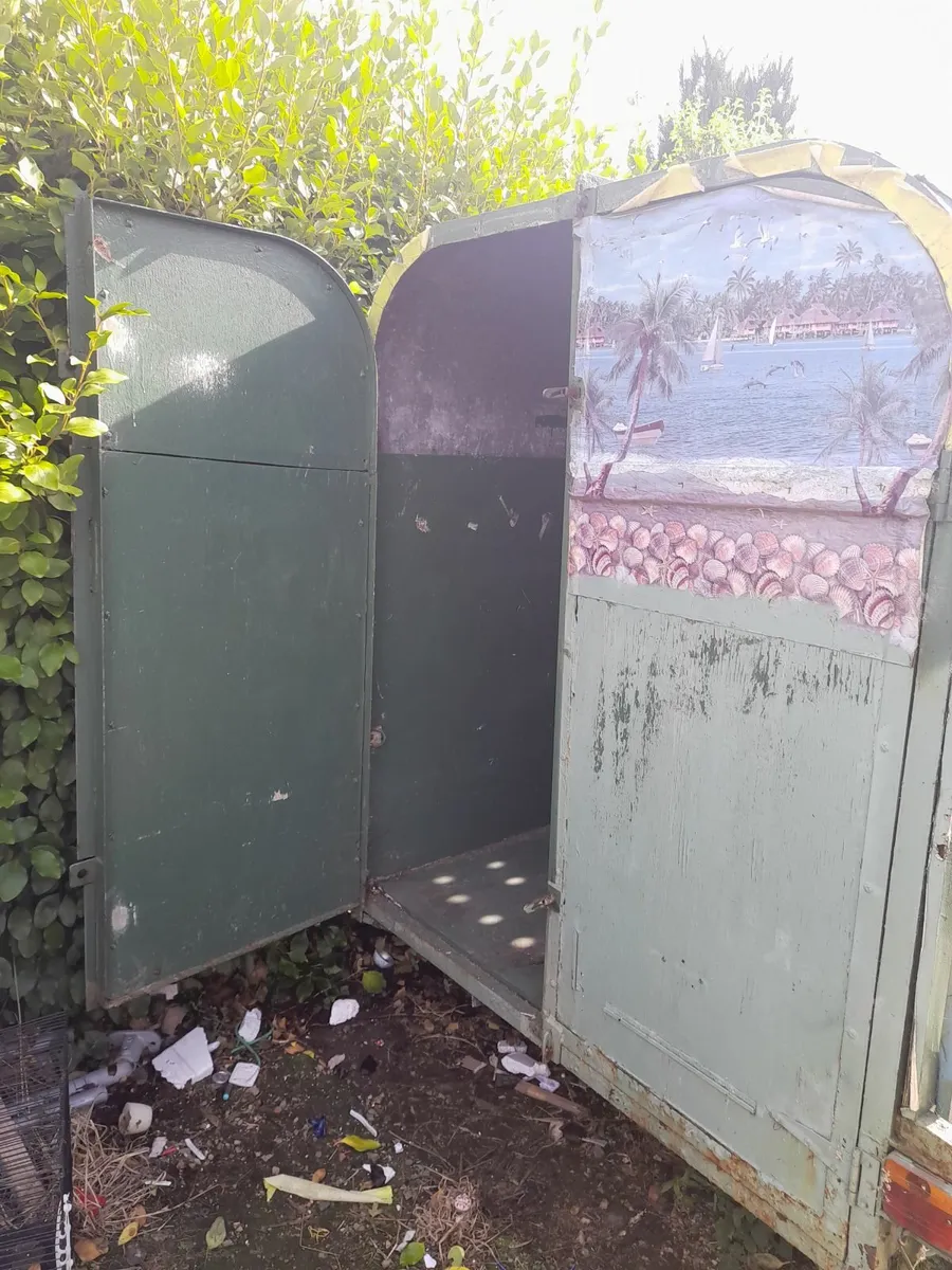 trailer - Image 1