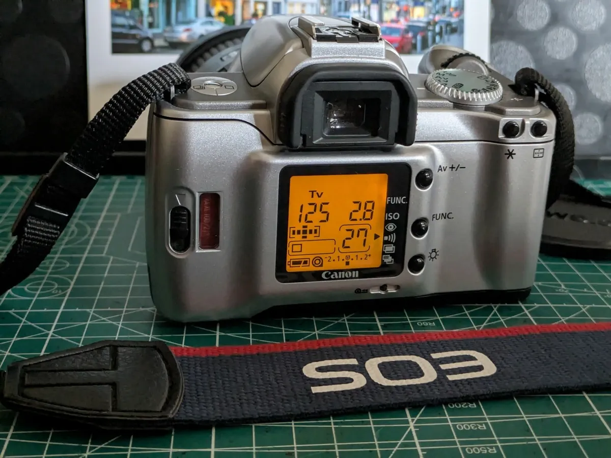 🎞️ Canon EOS 300V + Sigma 24-70mm 2.8 lens 💥 - Image 3