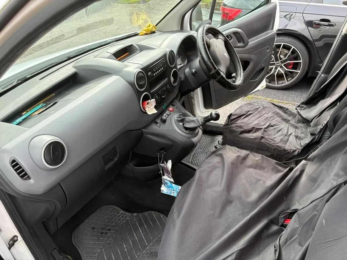 Peugeot Partner 2011 - Image 2
