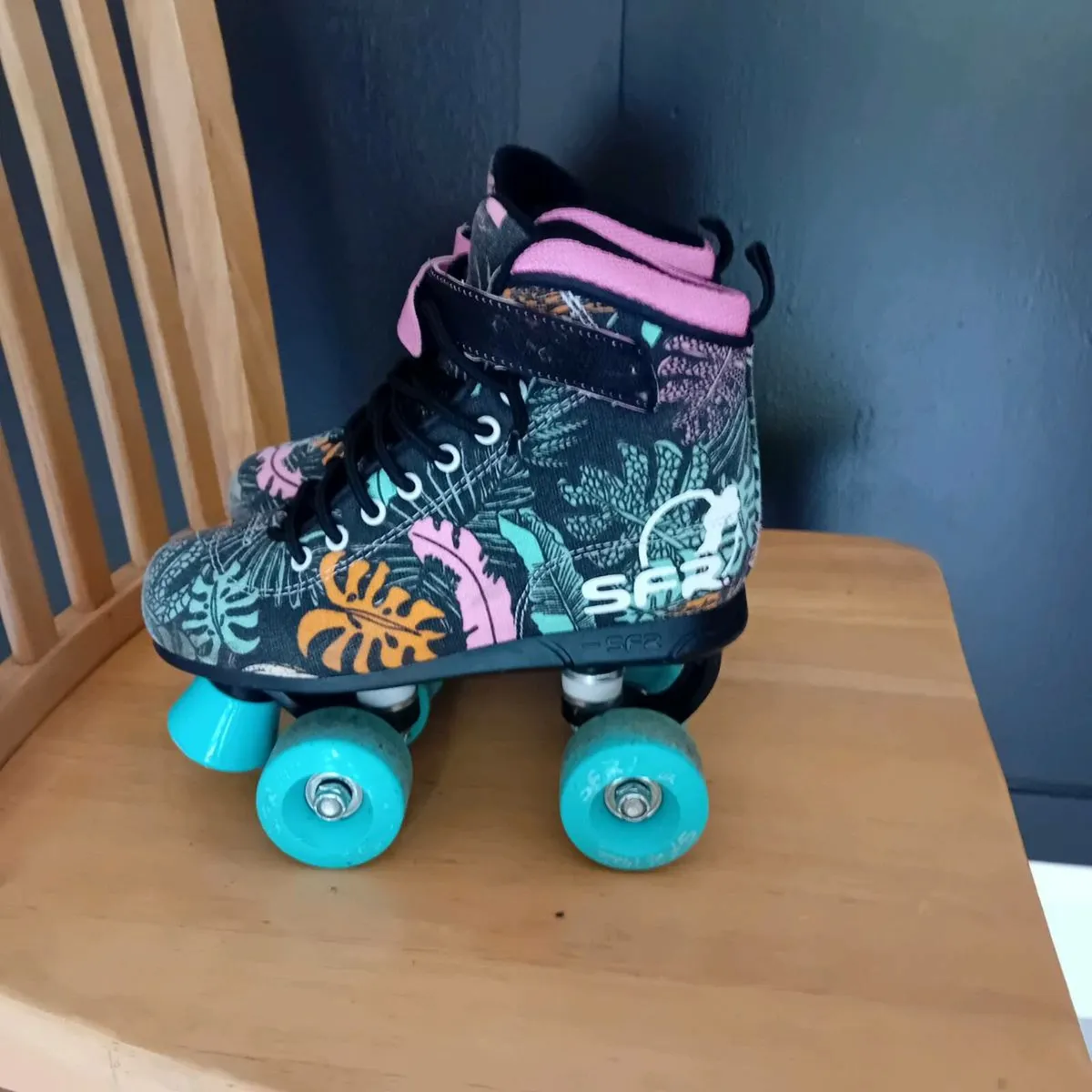Roller Skates - Image 4