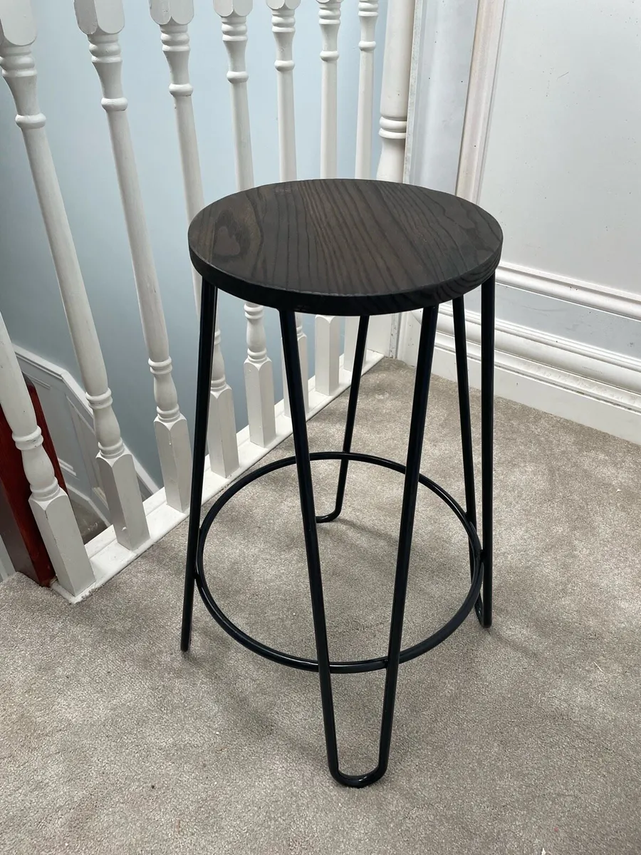 3 x bar stool/ island chairs - Image 1