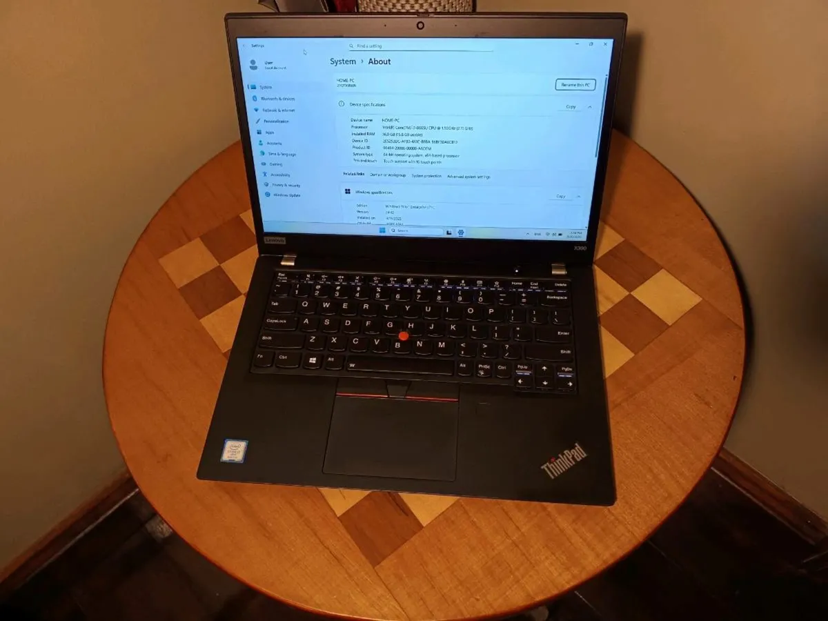 Lenovo ThinkPad – i7/16/256/fullHD Touchscreen - Image 1