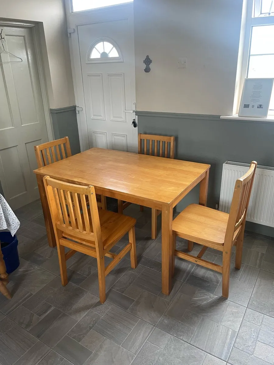 Kitchen Table and 4 chairs - Image 1