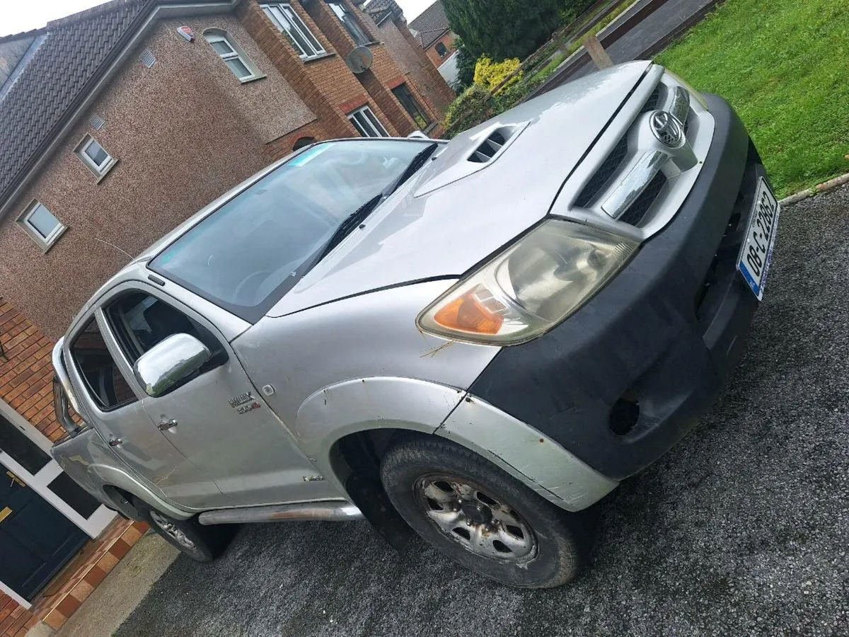 Toyota Hilux Tax and Test - Image 2