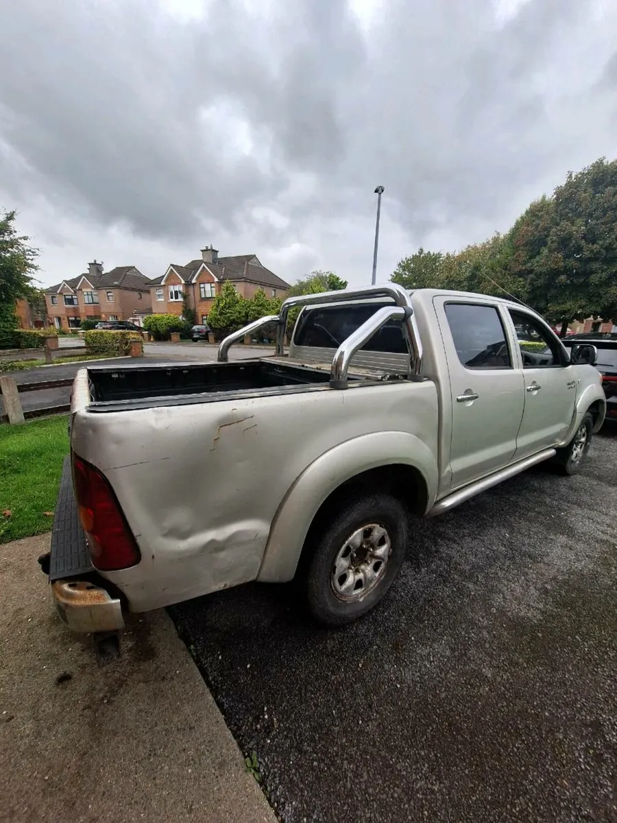 Toyota Hilux Tax and Test - Image 3