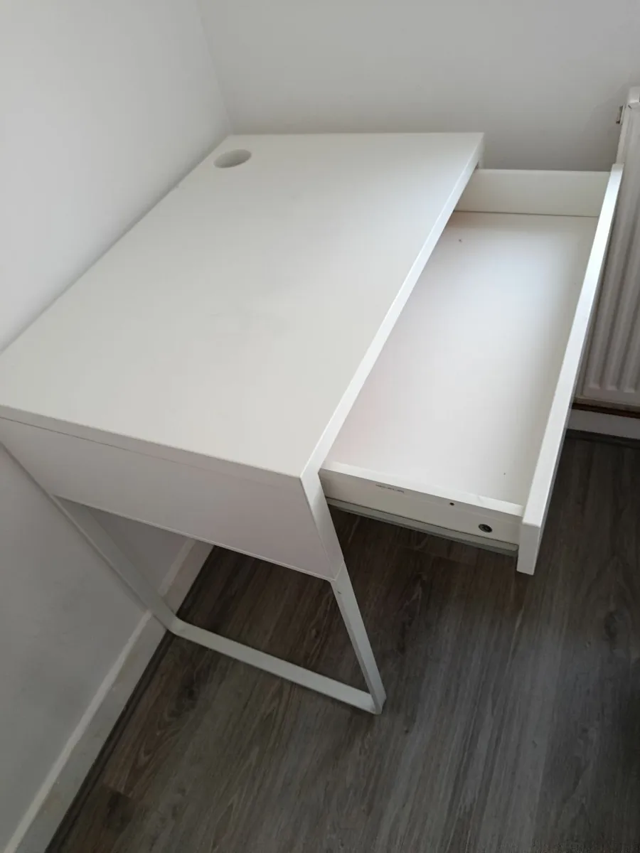 IKEA MICKE desk 73x50 - Image 2