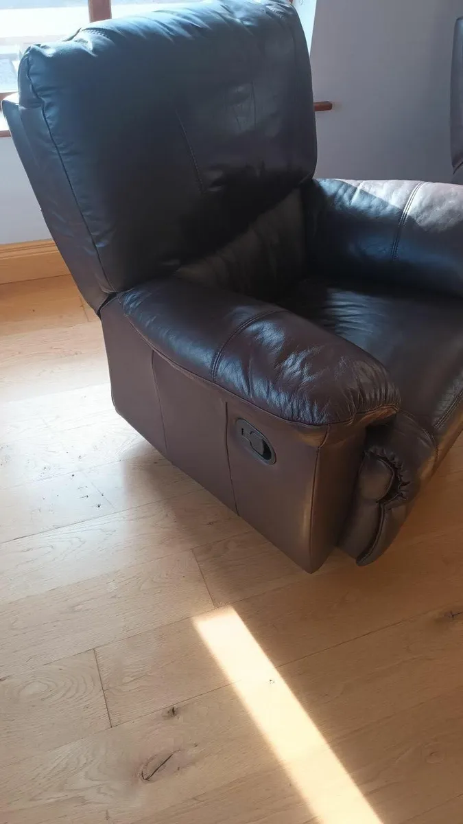 2 Recliner  leather chairs - Image 1