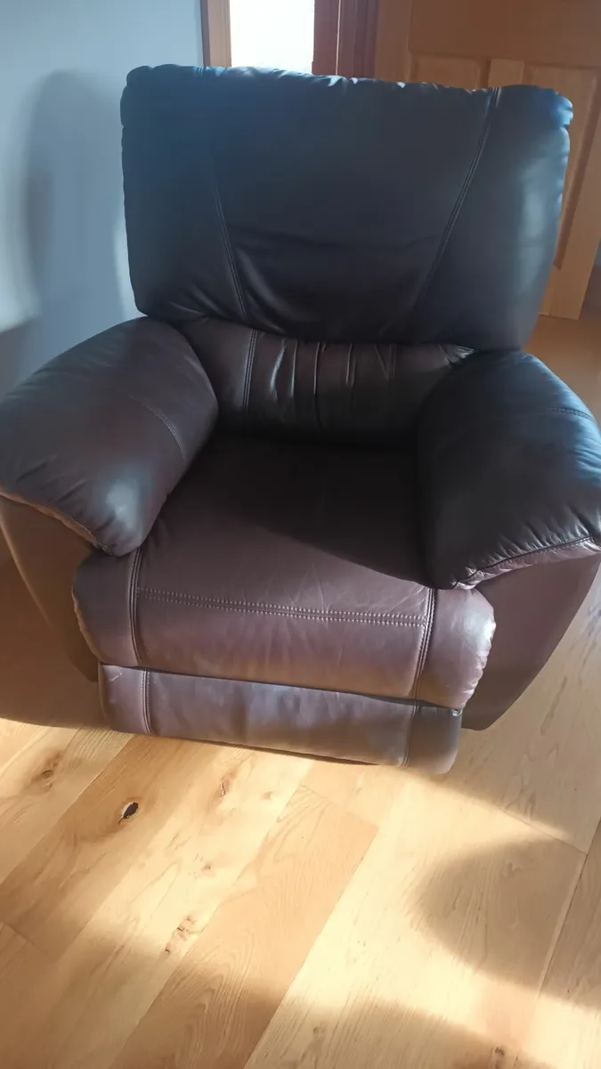 2 Recliner  leather chairs - Image 2