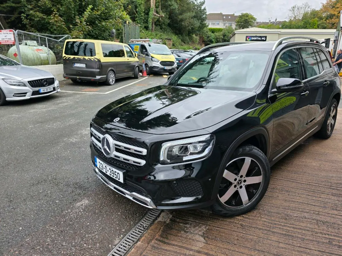 Mercedes-Benz GLB 2023 7 Seather 200D Automatic - Image 4
