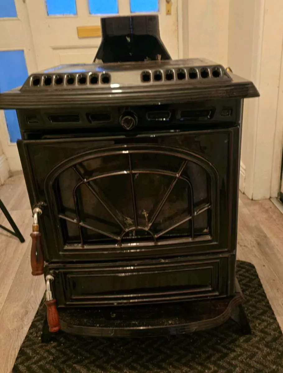 Stanley Erin Boiler Stove - Image 1