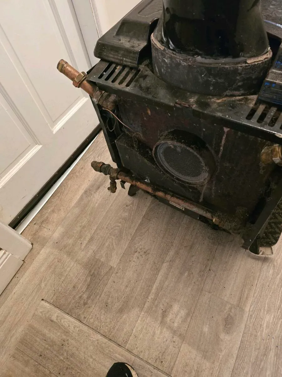 Stanley Erin Boiler Stove - Image 3