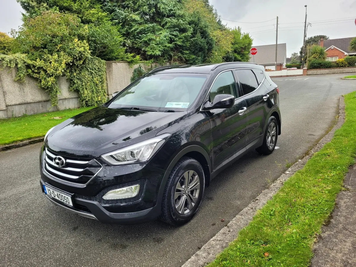 Hyundai Santa Fe 2012 - Image 2