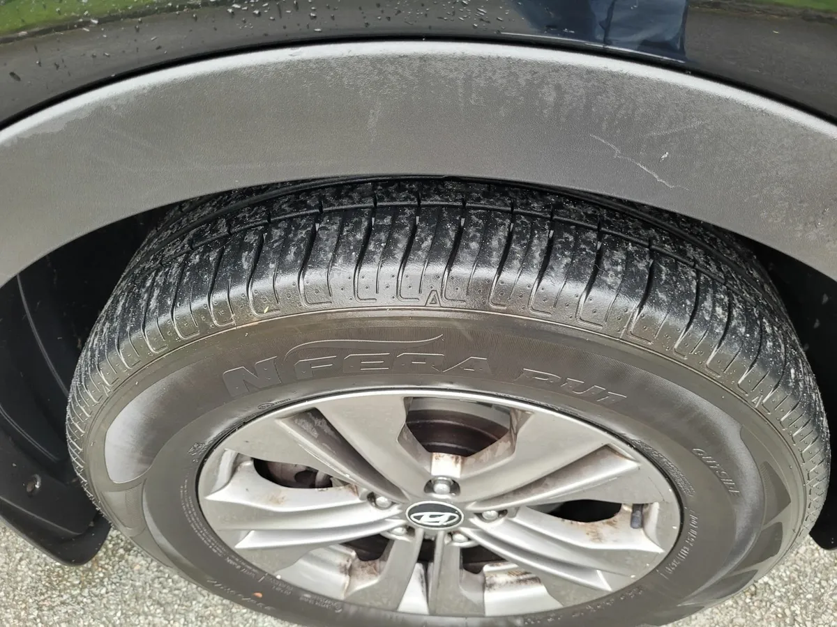 Hyundai Santa Fe 2012 - Image 3