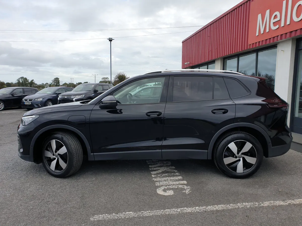 Volkswagen Tiguan 1.5 PHEV ELEGANCE - Image 3