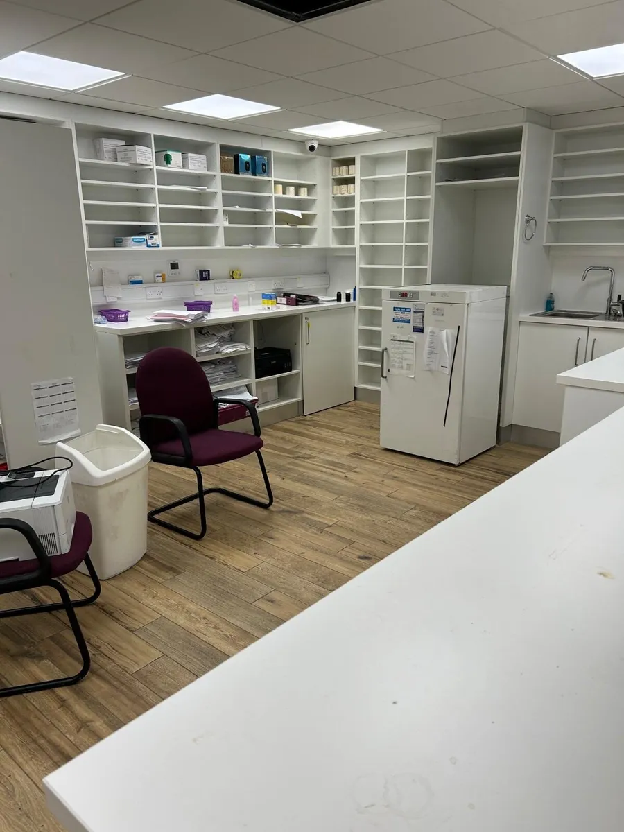 Pharmacy fittings - Image 2