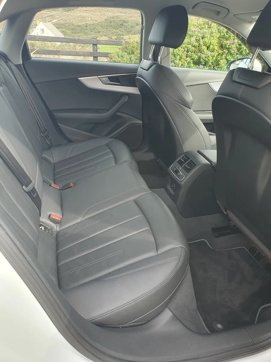 Audi A4 2018 - Image 2