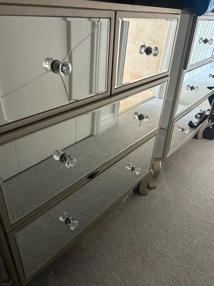 Mirror chest of drawers - Image 3