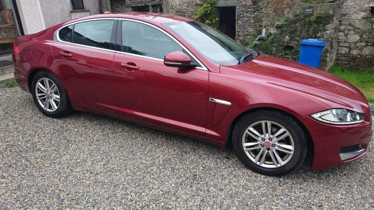 Jaguar XF Luxury 2.2D - Image 2