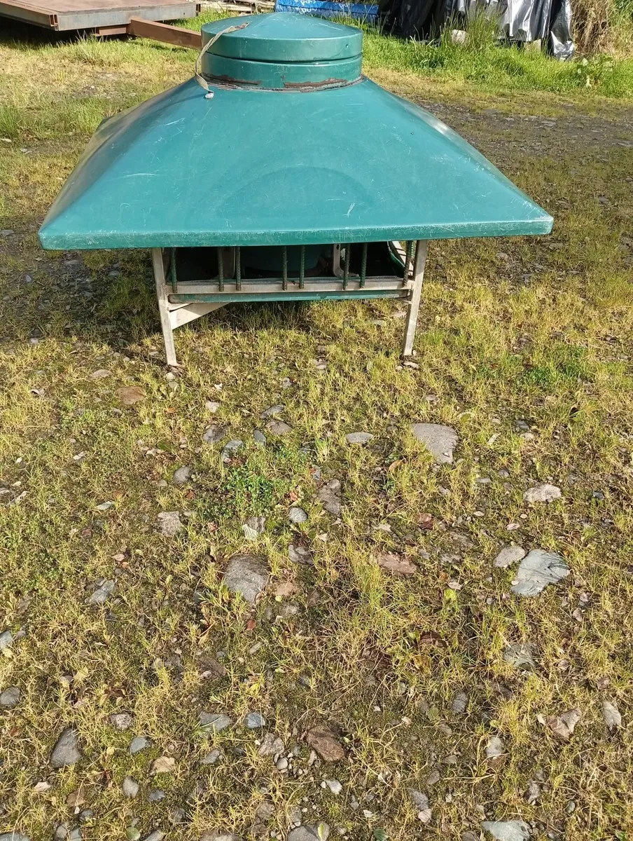 Lamb creep feeder - Image 1