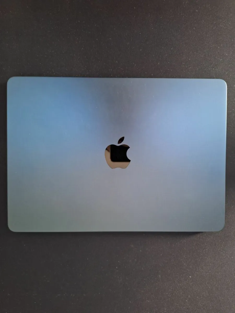 MacBook Air M3 (13", Midnight) - Image 1
