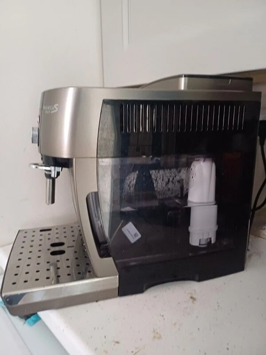 Delonghi coffee machine - Image 3
