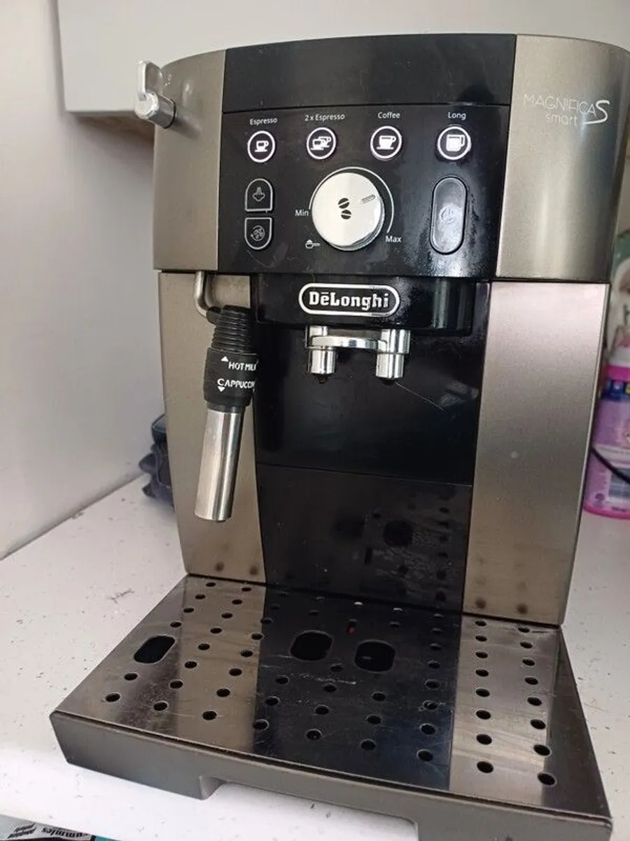 Delonghi coffee machine - Image 4