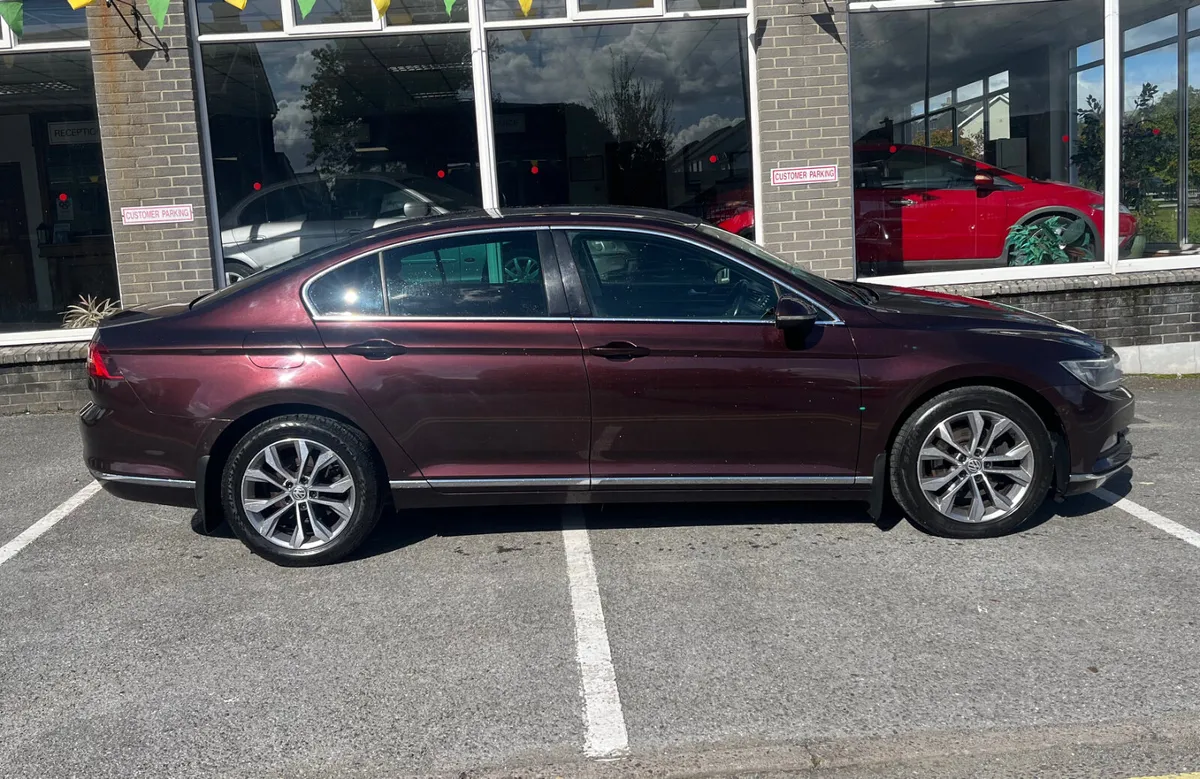 Volkswagen Passat HIGHLINE 1.6 TDI 120BHP - Image 2