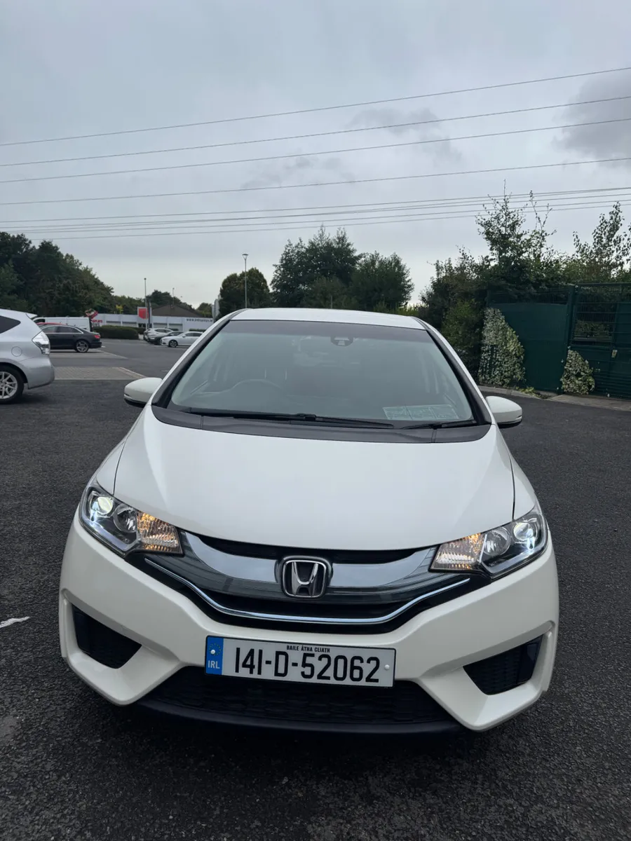 Honda Fit Hybrid 1.5 Automatic - Image 3