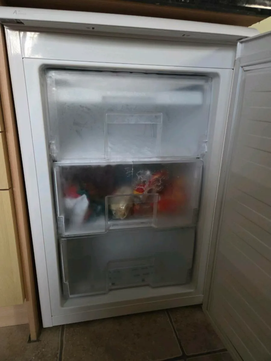 Freezer under the counter. - Image 2