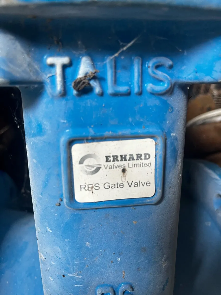 Water shut off valves - Image 2