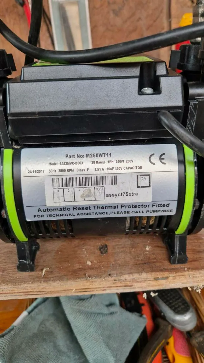 Dual salamander pump - Image 1