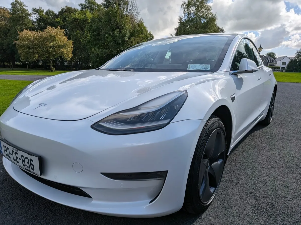 192 Tesla Model 3 Long Range - Image 4